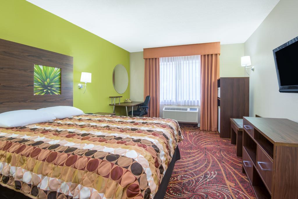 Мотель Super 8 By Wyndham Portales Екстер'єр фото